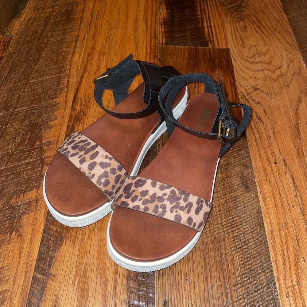 MIA platform sandals